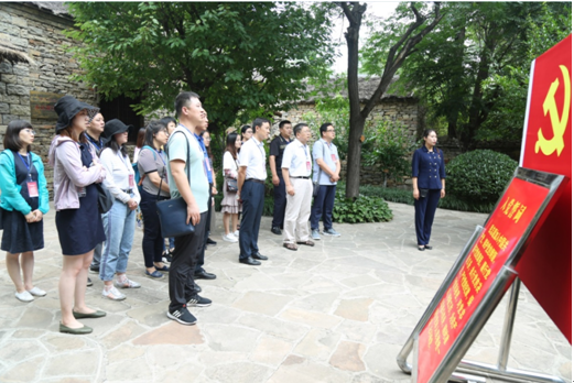 省医学会组织干部职工赴临沂开展红色教育