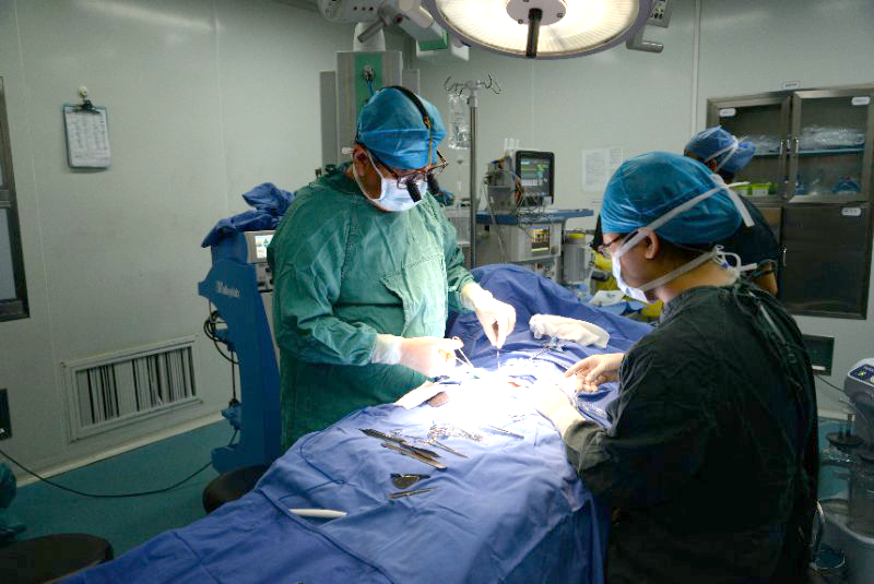 山东省医学会组织小儿外科学专家赴西藏开展公益活动