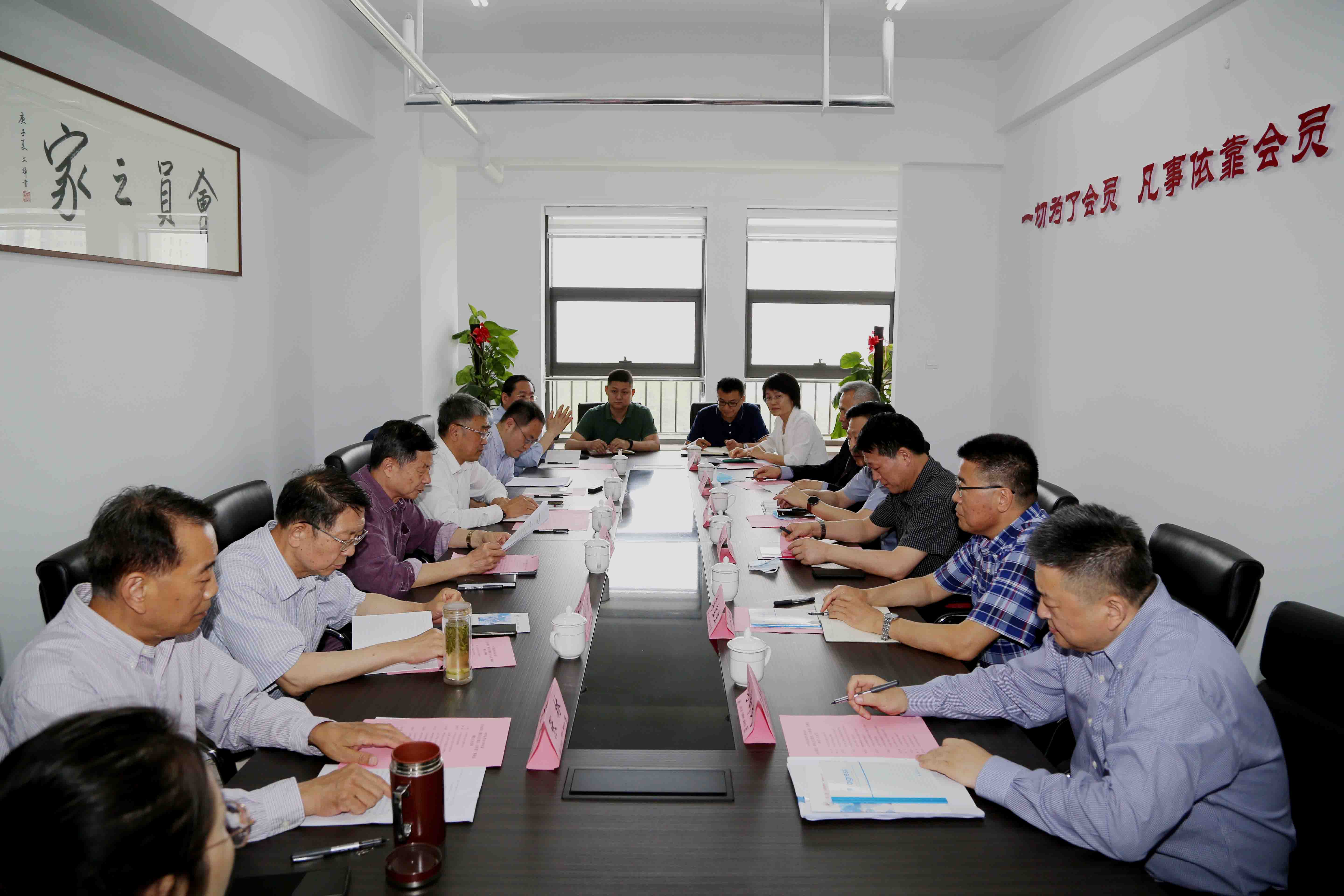 中华医学会副会长兼秘书长王健一行来省医学会调研交流