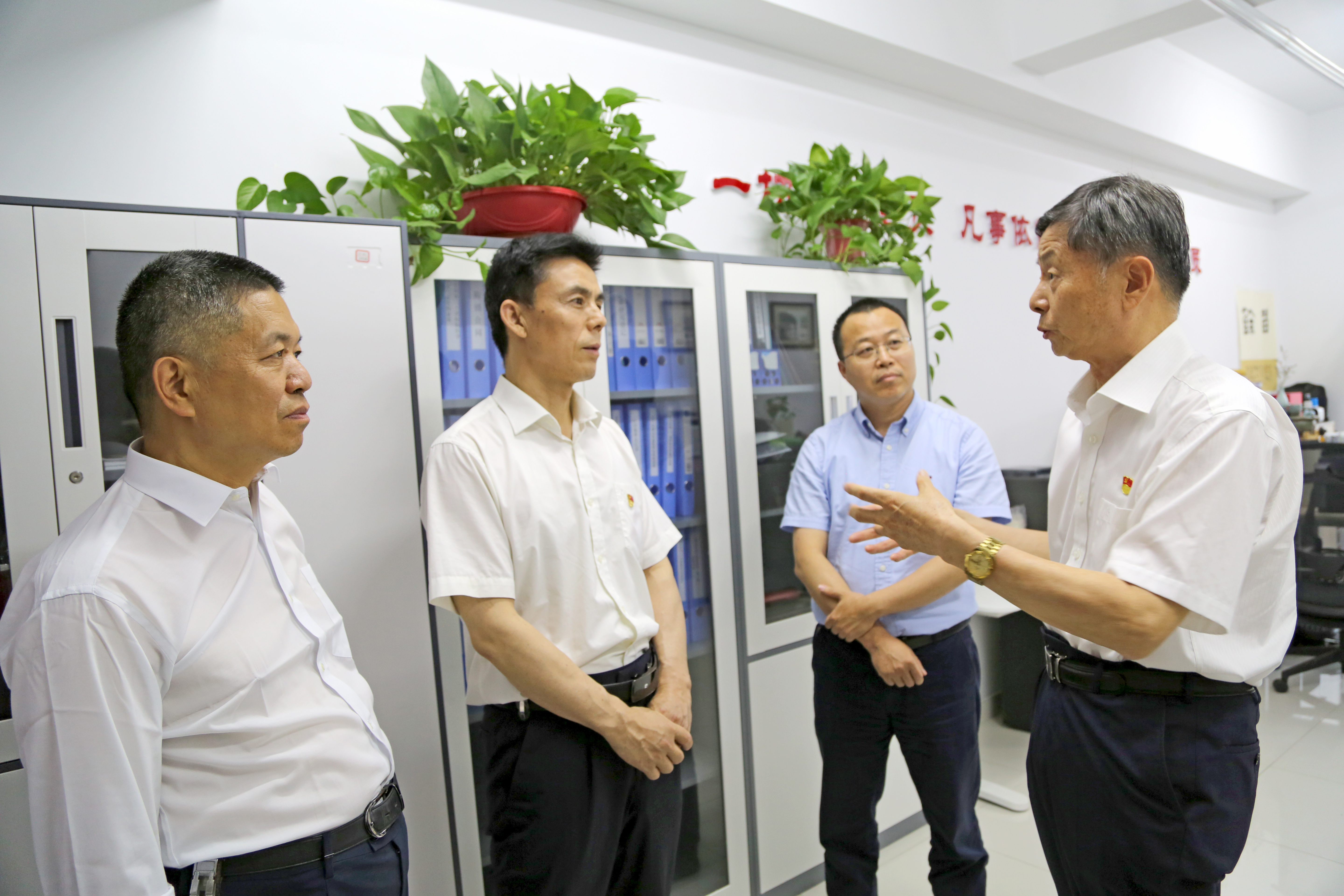 民政厅社会组织管理局副局长姬升峰到我会创新发展服务中心调研指导工作