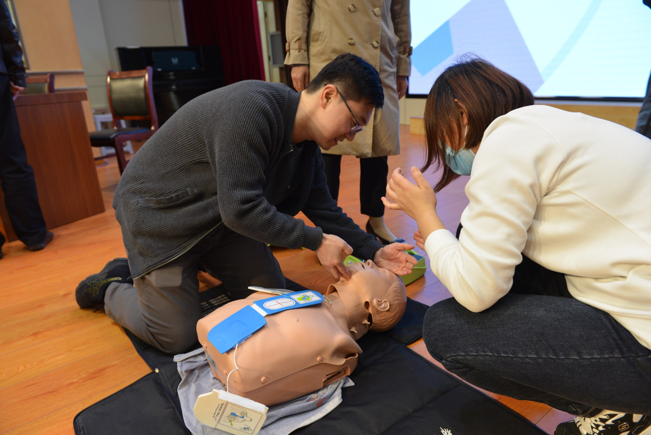 山东省医学会心肺复苏应急救护培训系列活动走进山东省工信厅
