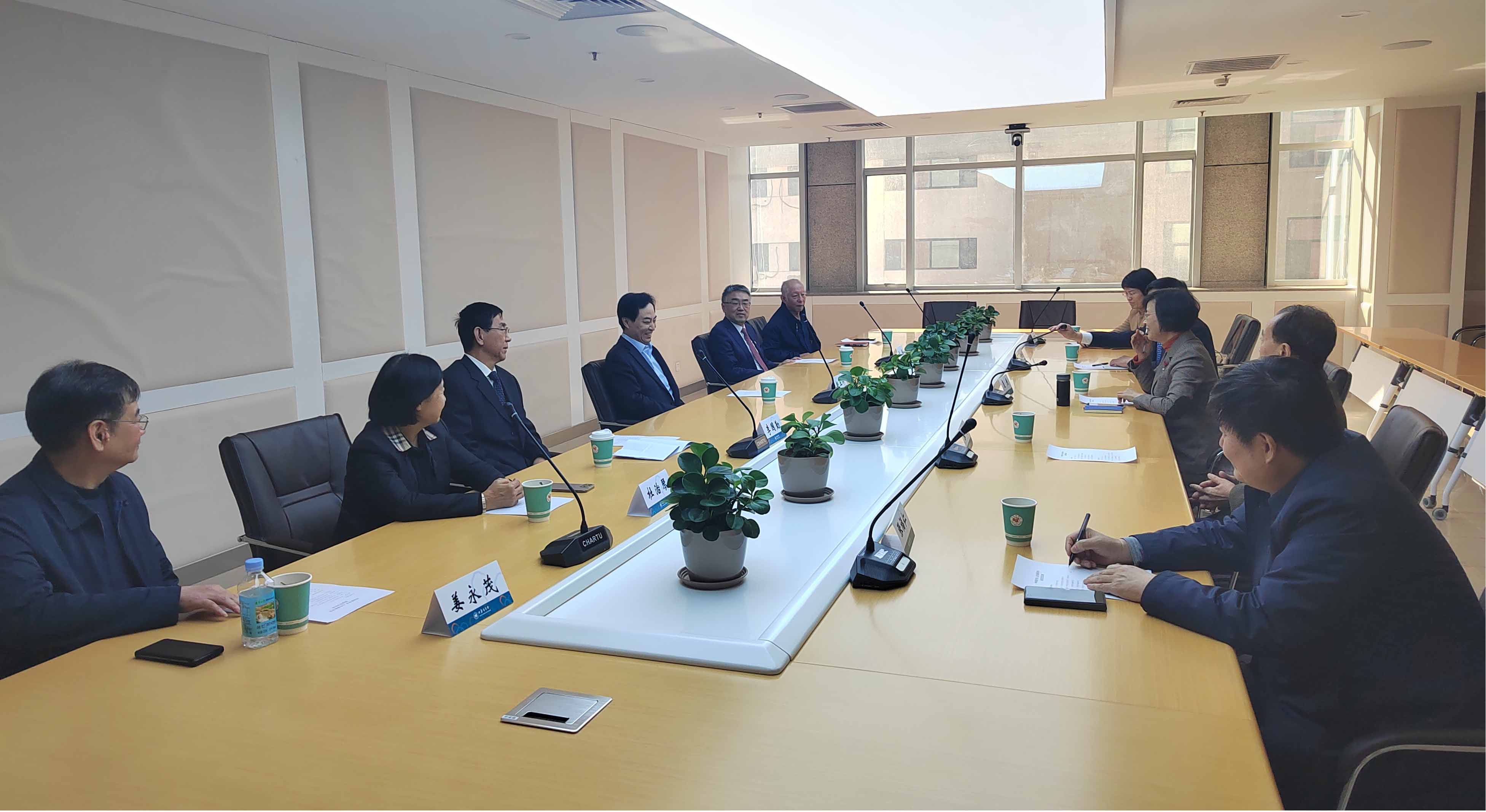 山东省医学会袭燕会长一行走访中华医学会