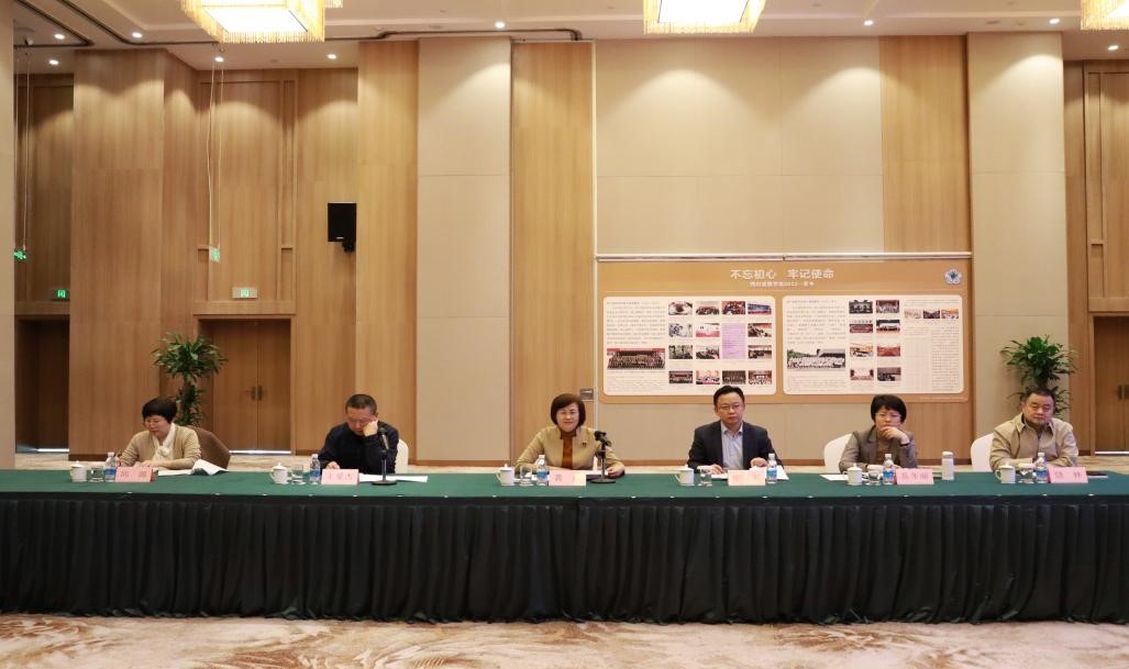 袭燕会长一行到四川省医学会考察交流并签署战略合作协议