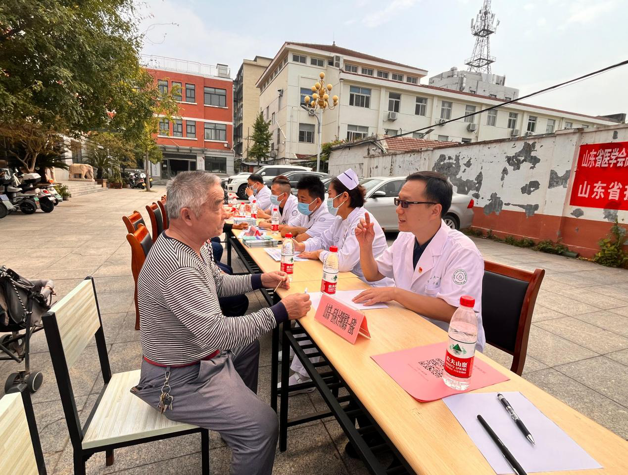 山东省医学会高压氧医学分会开展系列科普义诊主题党日活动